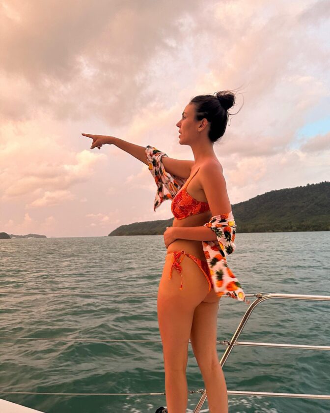 Victoria Justice in Bikini Enjoying in Thailand