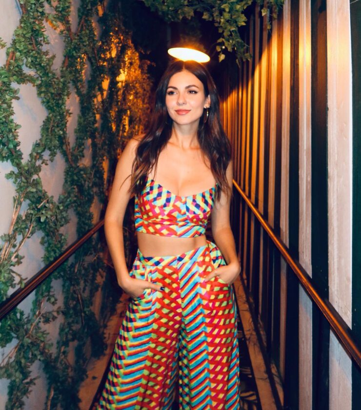 Victoria Justice's Mesmerizing Beauty Shines in a Stunning Low Neckline Outfit