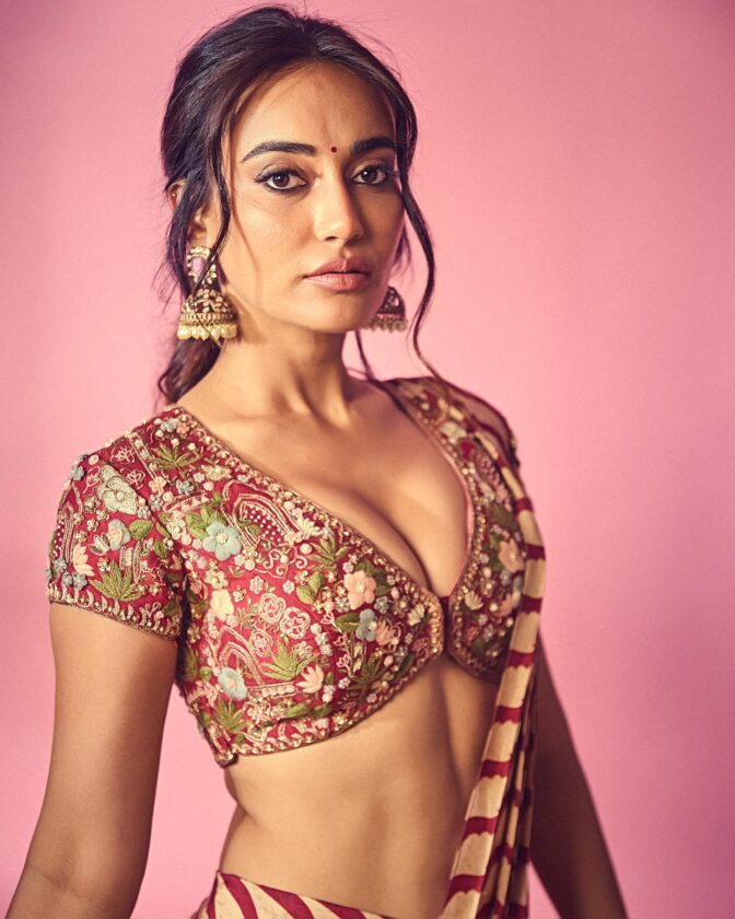Indian Beauty Surbhi Jyothi Looks Damn Hot In Deep Neckline Outfit