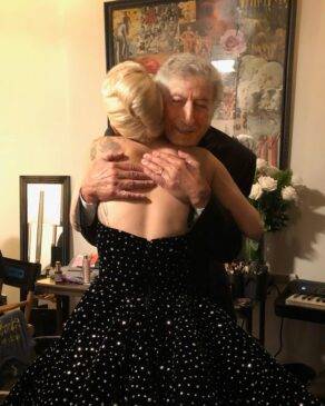 Read more about the article Emotional Tribute: Lady Gaga Pays Heartfelt Homage to Tony Bennett