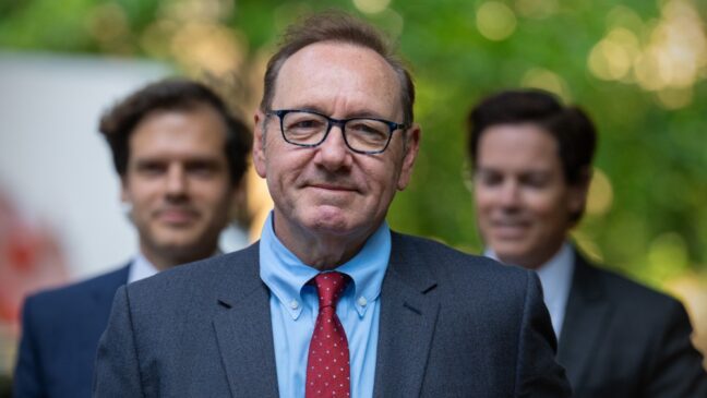 Read more about the article Kevin Spacey Denies Allegations of Genital Assault on a Freeway, Asserts His Innocence