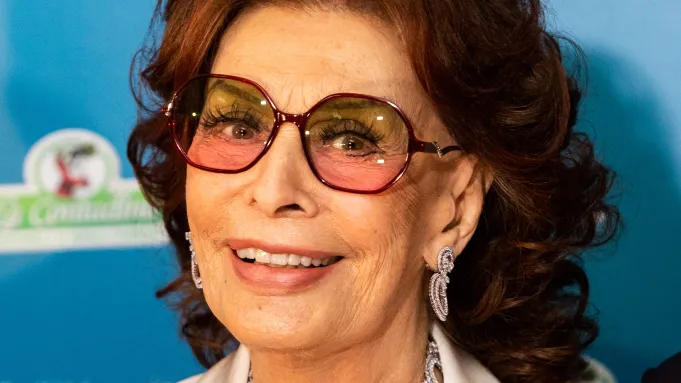 Surgery for Sophia Loren After Suffering Fractures in Home Fall