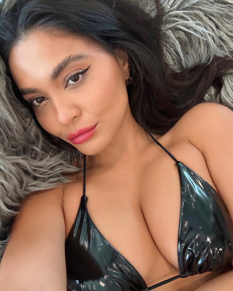 Stella Hudgens Bra Size and Body Measurements, Bust Size, Hips Size, Waist Size