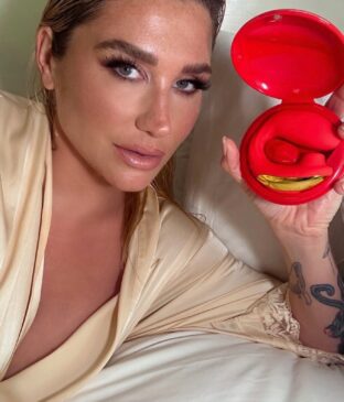 Read more about the article Kesha posted Nude picture on Instagram