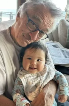 Read more about the article Robert De Niro Shares Rare Snuggle Moment with 10-Month-Old Daughter, Gia