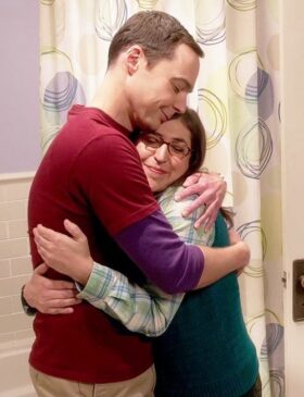 Read more about the article Jim Parsons and Mayim Bialik Set to Return as ‘Big Bang Theory’ Characters for ‘Young Sheldon’ Series Finale