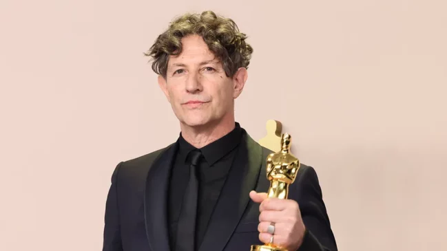 Read more about the article Over 450 Jewish Creatives and Professionals Denounce Jonathan Glazer’s ‘Zone of Interest’ Oscars Speech in Open Letter