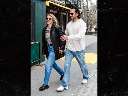 Read more about the article Sydney Sweeney & Jonathan Davino: Hollywood’s It Girl Flaunts Engagement Bliss in NYC