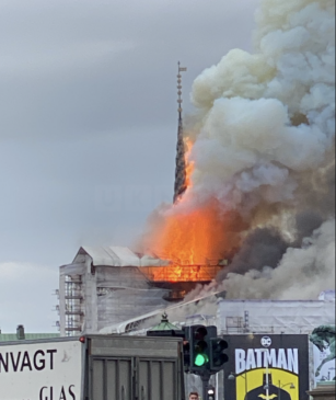 Read more about the article Fire Damages Historic Copenhagen Old Stock Exchange; Iconic Spire Collapses