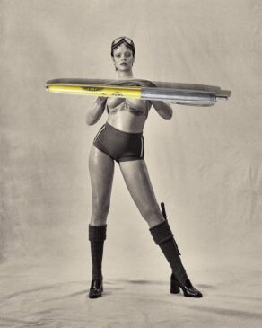 Read more about the article Rihanna Goes Topless for Interview Magazine