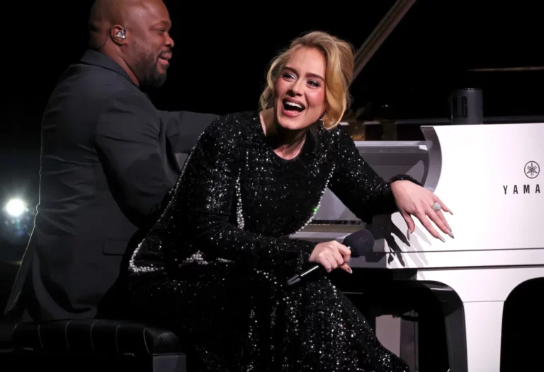 Read more about the article Adele Surprises Fans with Baby Announcement During Las Vegas Residency Return