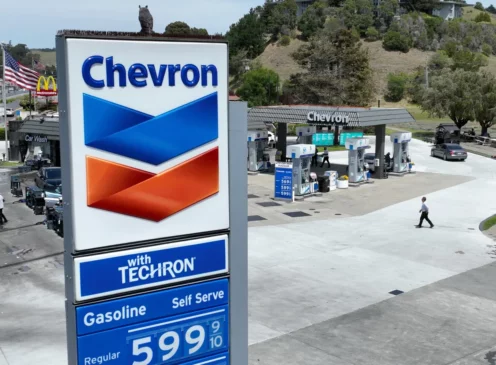 Read more about the article Chevron Becomes Most Shorted U.S. Stock in April, Surpassing Tesla