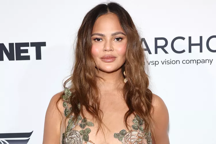 Chrissy Teigen's Met Gala-Inspired Look Stuns at the 2024 ACE Awards