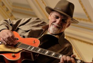 Legendary Guitarist Duane Eddy, Pioneer of the 'Twang' Sound, Dies at 86