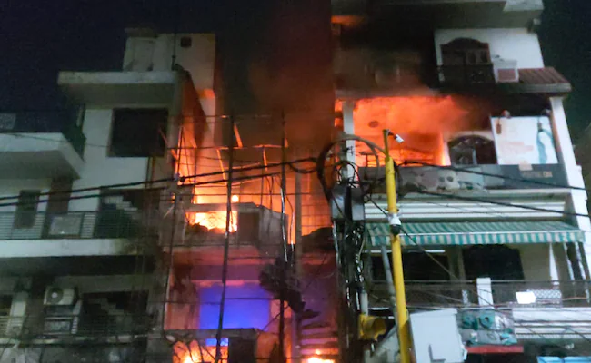 Read more about the article Tragic Fire at Delhi Children’s Hospital Claims Seven Newborns, Investigation Underway