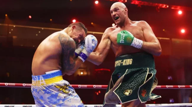 Read more about the article Tyson Fury Defeated by Oleksandr Usyk in Dramatic Saudi Arabia Bout
