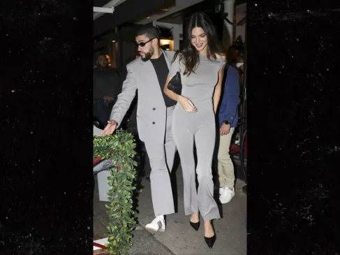 Read more about the article Bad Bunny and Kendall Jenner Spark Romance Rumors with PDA in Paris