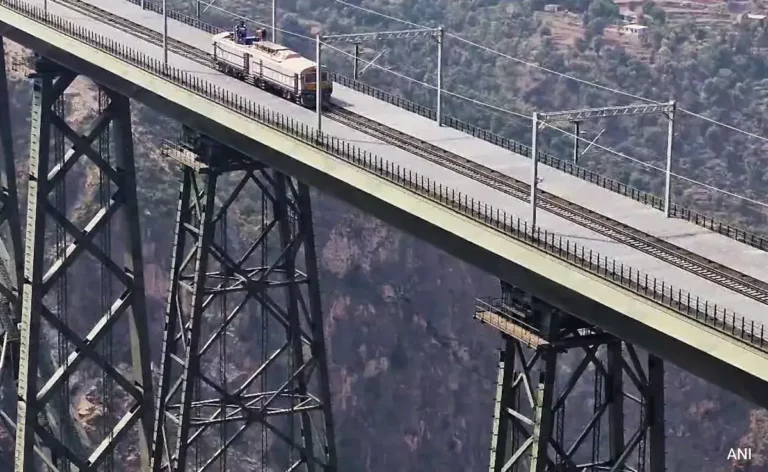 Read more about the article First Trial Run Completed on World’s Tallest Railway Bridge, Chenab, Marks Major Milestone for USBRL Project