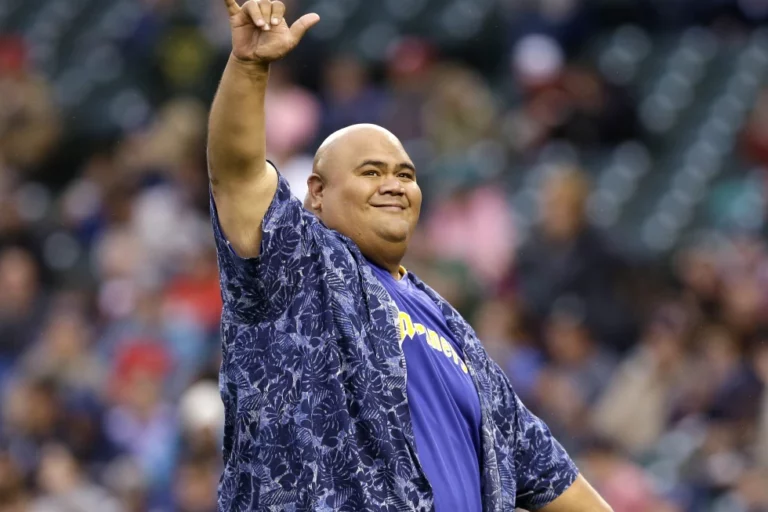 Read more about the article Former Sumo Wrestler and Actor Taylor Wily Dies at 56