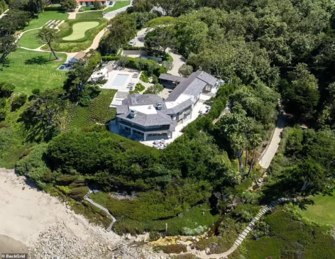 Read more about the article Kim Kardashian Completes Modern Renovations on $70 Million Malibu Mansion