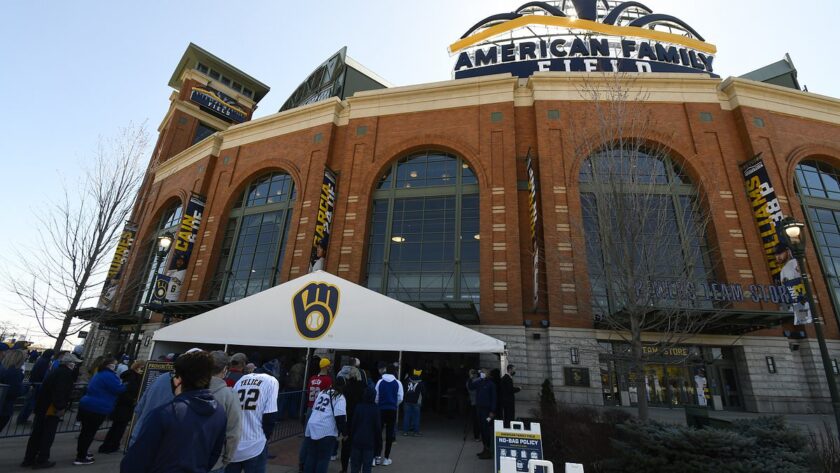 Malfunctioning Escalator Injures 11 Fans at Brewers-Cubs Game in Milwaukee