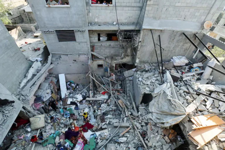 Israeli Forces Clash with Hamas in Gaza, Resulting in High Casualties and Continued Conflict