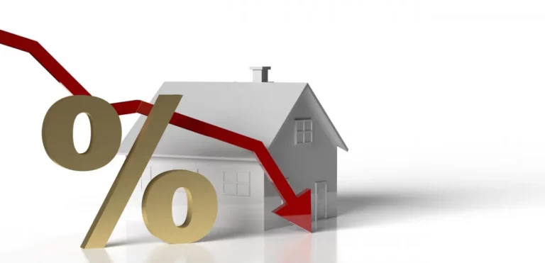 Falling Mortgage Rates Offer Hope for Homebuyers and Refinancers Amid Market Upheaval