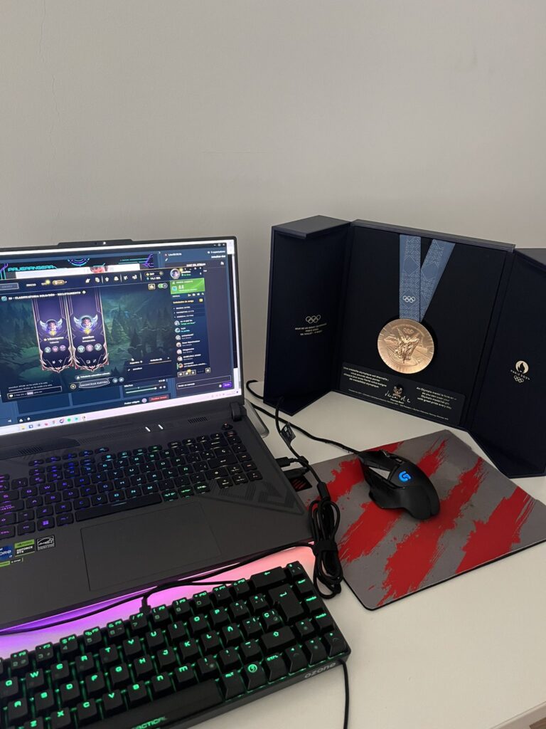 Olympic Bronze Medalist Pau Echaniz Juggles Success in Canoeing and League of Legends