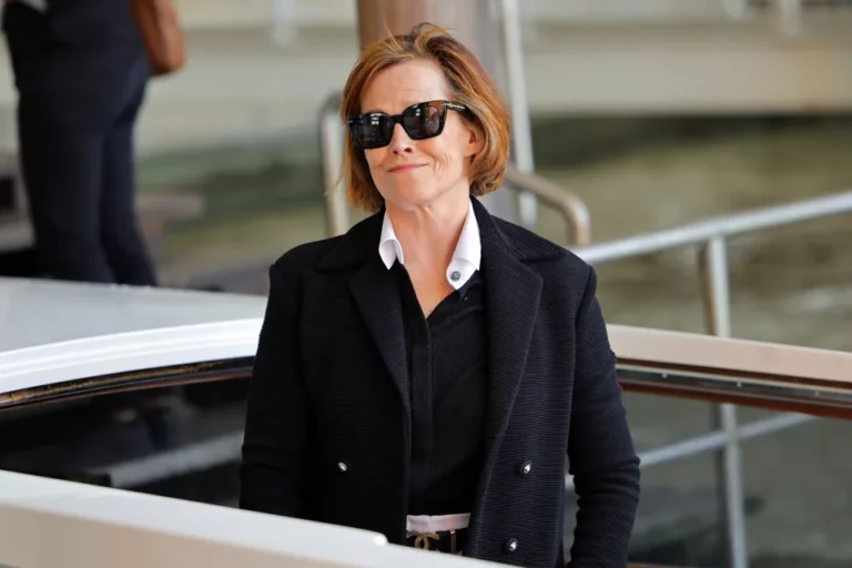 Sigourney Weaver Joins the Star Wars Universe in The Mandalorian & Grogu Movie