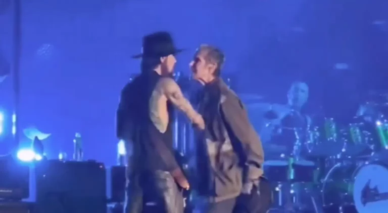 Jane’s Addiction Concert Turns Chaotic as Perry Farrell and Dave Navarro Clash Onstage