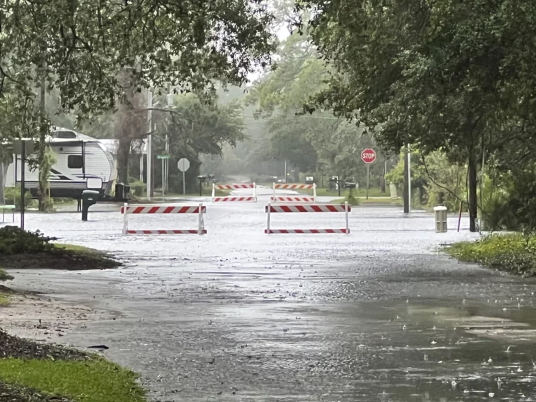 Storm Hits Southeastern U.S. Coast with Heavy Winds and Flooding, No Name Assigned