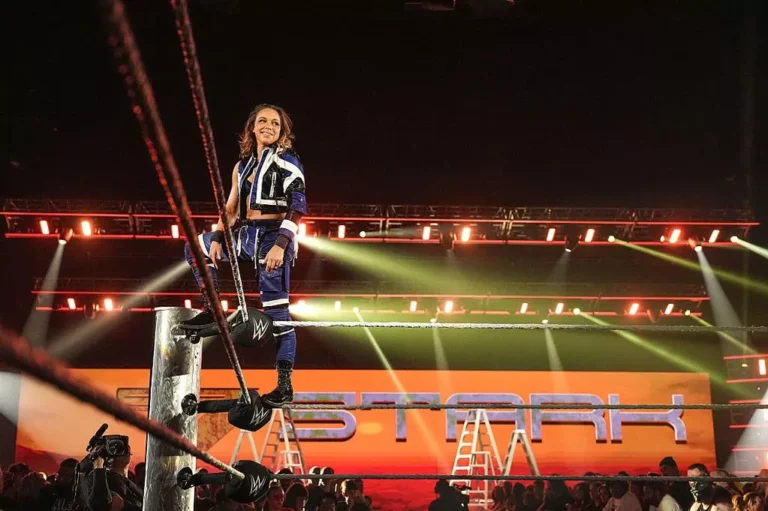 Zoey Stark Suffers Gruesome Leg Injury Live on RAW